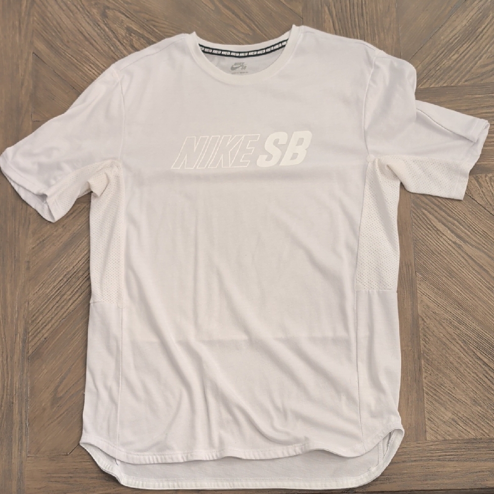 Nike SB White Short Sleeve Tee